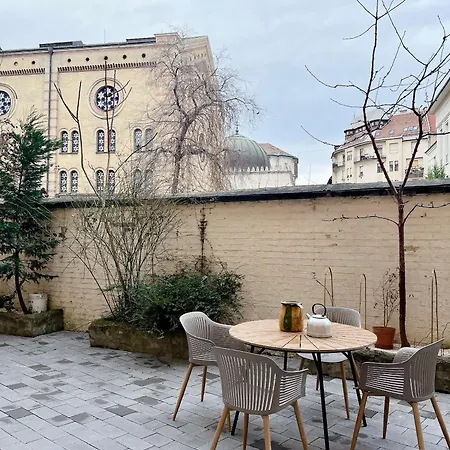 Spacious 5br Retreat For 16 By Dohany Synagogue & Fashion St * Budapesta
