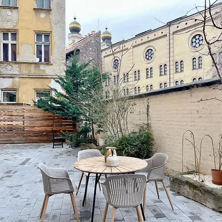 Spacious 5br Retreat For 16 By Dohany Synagogue & Fashion St * Будапешт