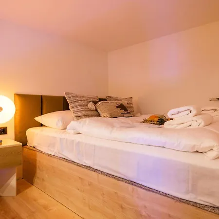 Spacious 5br Retreat For 16 By Dohany Synagogue & Fashion St *