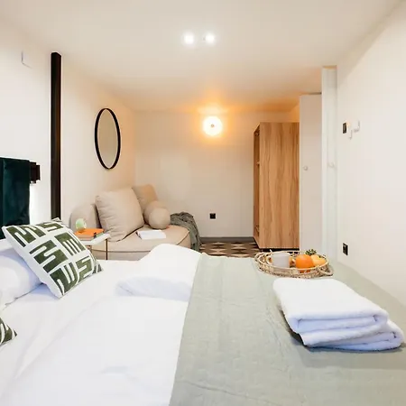Apartament Spacious 5br Retreat For 16 By Dohany Synagogue & Fashion St Budapesta