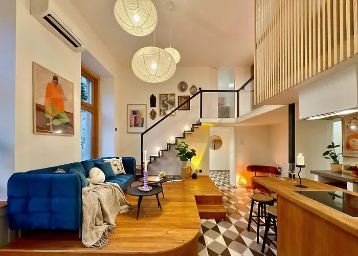 Spacious 5br Retreat For 16 By Dohany Synagogue & Fashion St Apartment