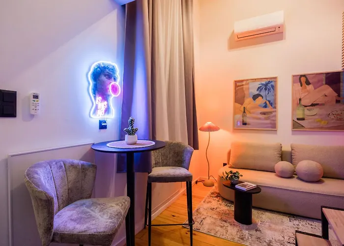 Apartment Spacious 5br Retreat For 16 By Dohany Synagogue & Fashion St Budapest