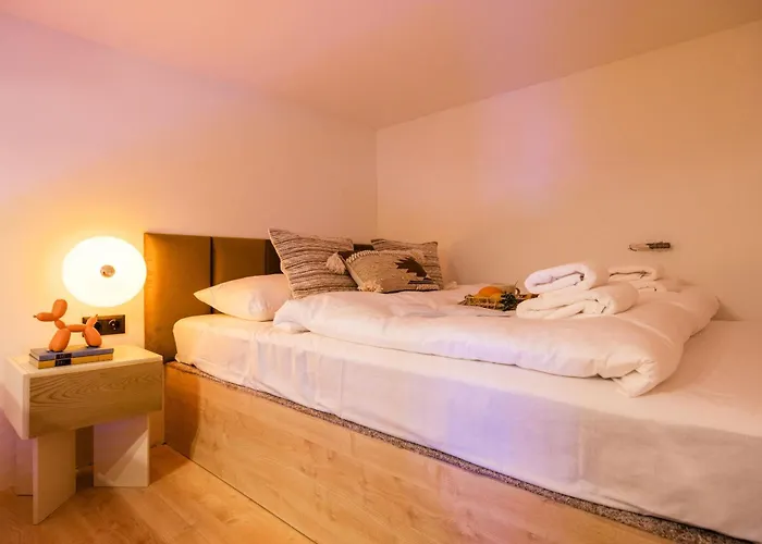 Spacious 5br Retreat For 16 By Dohany Synagogue & Fashion St *
