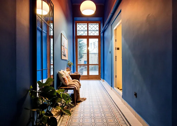 Spacious 5br Retreat For 16 By Dohany Synagogue & Fashion St Apartment Budapest