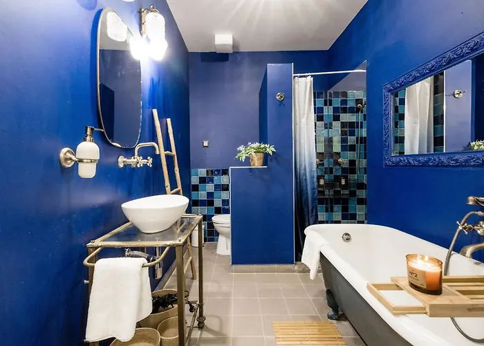 Spacious 5br Retreat For 16 By Dohany Synagogue & Fashion St Apartment *
