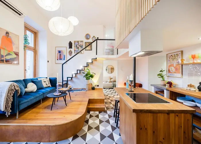 Spacious 5br Retreat For 16 By Dohany Synagogue & Fashion St Apartment *